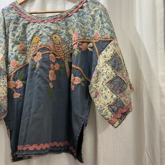 Magnolia pearl parakeet top NWOT - Picture 2 of 6